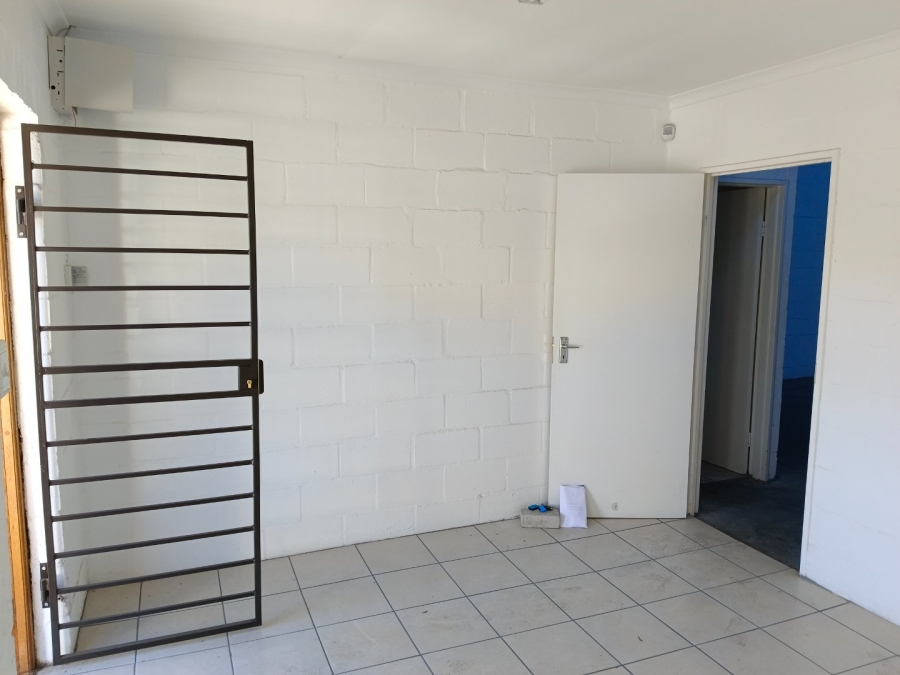 To Let commercial Property for Rent in Okavango Park Western Cape
